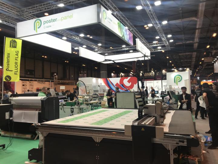 Success at Digicom by Poster&Panel