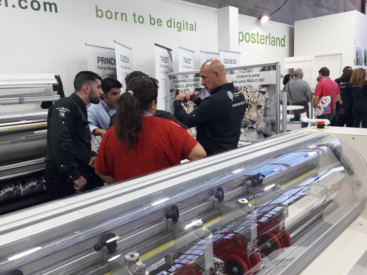 Poster & Panel presented in C! Print the widest laminator in the world market